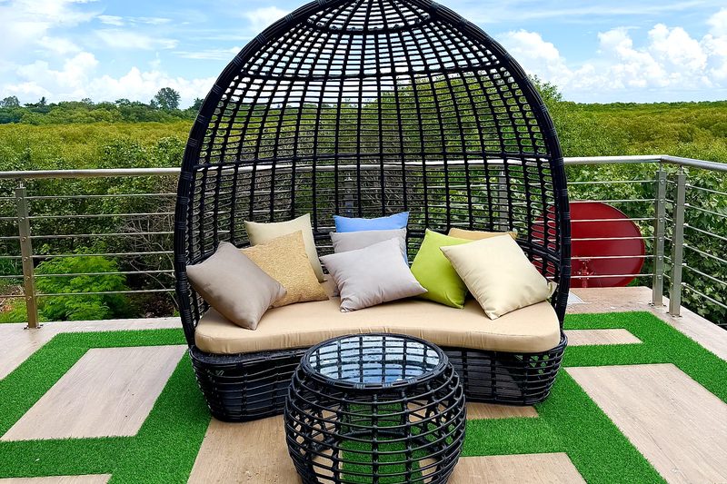 Rooftop lounge swing seat